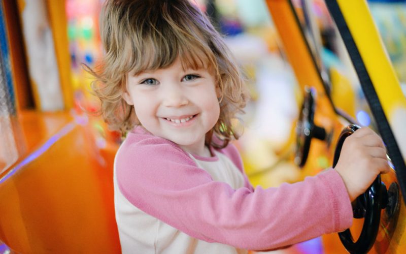 enfant dans un manège